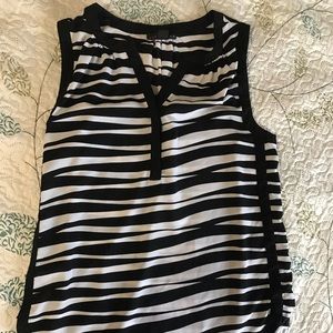Sleeveless zebra top size medium